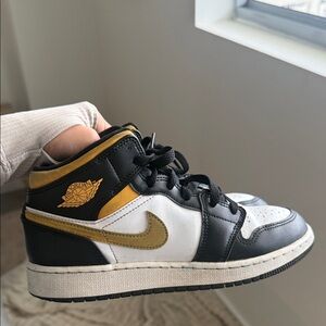 Nike Kids Black White Gold Mid-Top Sneakers
